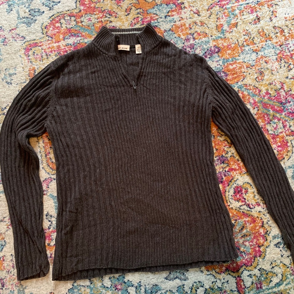 DKNY Mens sweater